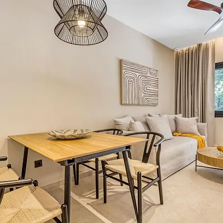Aparthotel Almyra &