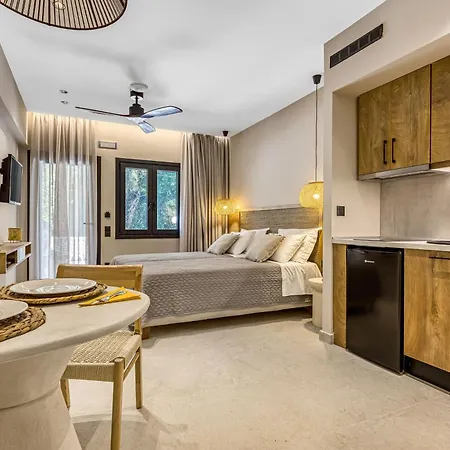 Almyra & Aparthotel 3*