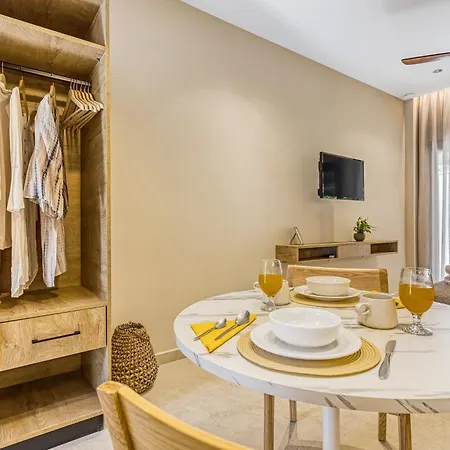 Almyra & Aparthotel Agios Gordios (Corfu)